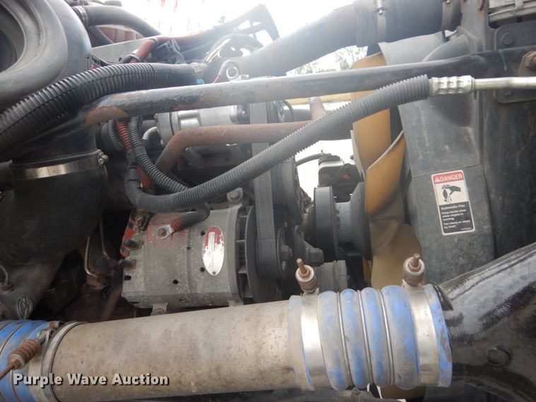 image for item FU9566 2007 Freightliner Columbia semi truck