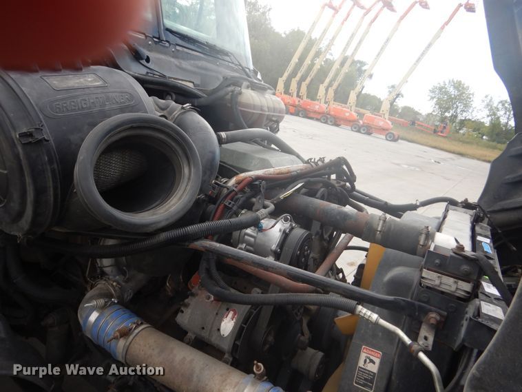 image for item FU9566 2007 Freightliner Columbia semi truck