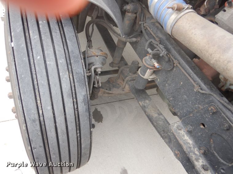 image for item FU9566 2007 Freightliner Columbia semi truck