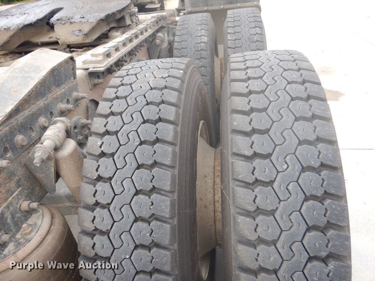 image for item FU9566 2007 Freightliner Columbia semi truck