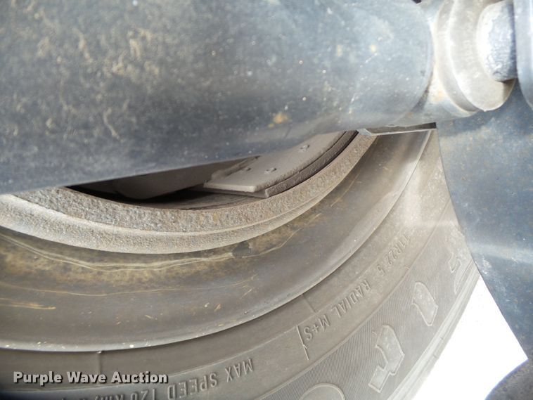 image for item GC9034 2015 Freightliner Cascadia semi truck