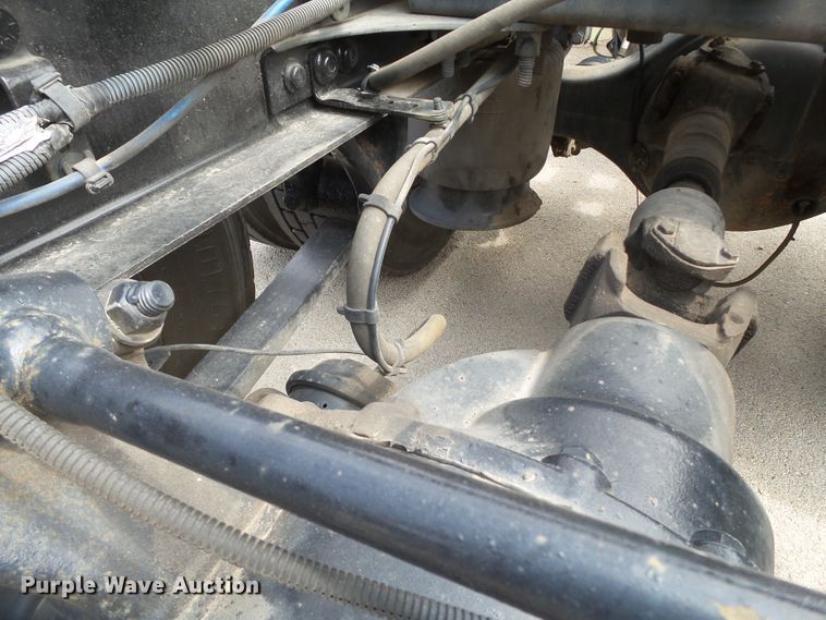 image for item GC9034 2015 Freightliner Cascadia semi truck