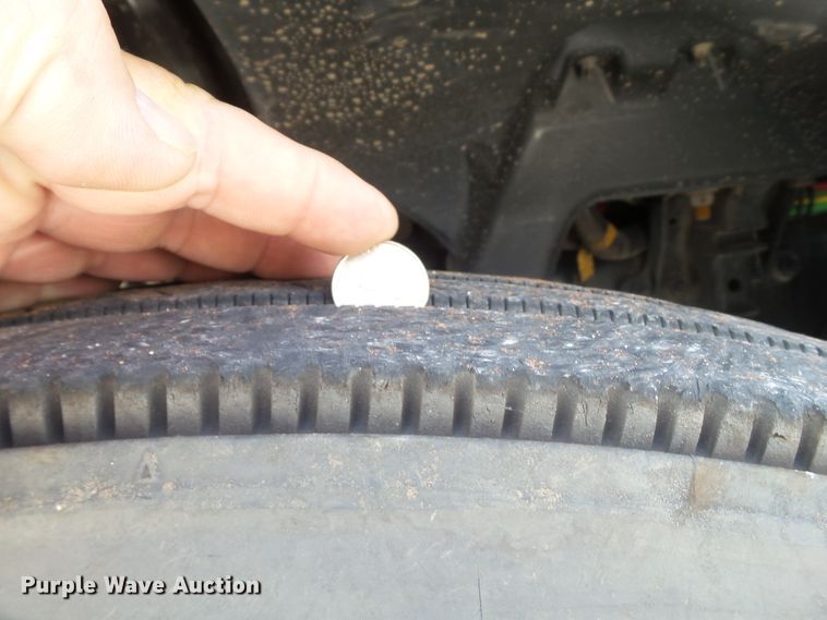 image for item GC9034 2015 Freightliner Cascadia semi truck