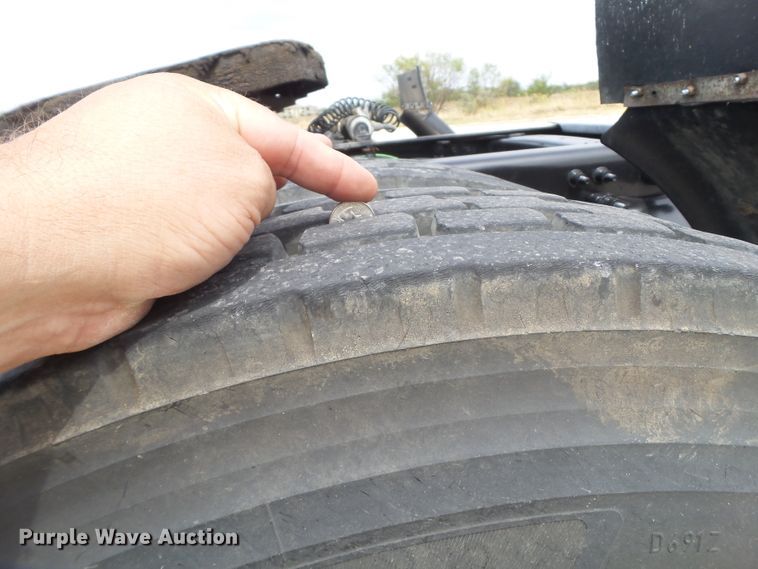 image for item GC9034 2015 Freightliner Cascadia semi truck