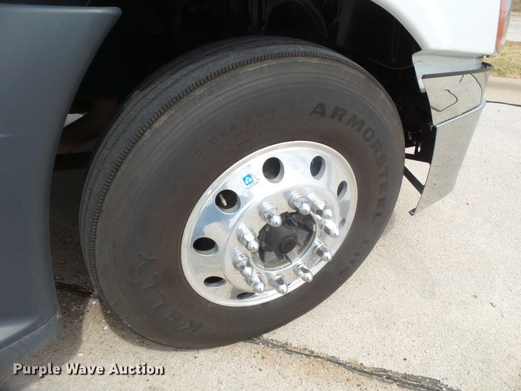 image for item GC9034 2015 Freightliner Cascadia semi truck