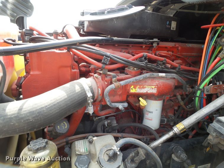 image for item GC9034 2015 Freightliner Cascadia semi truck