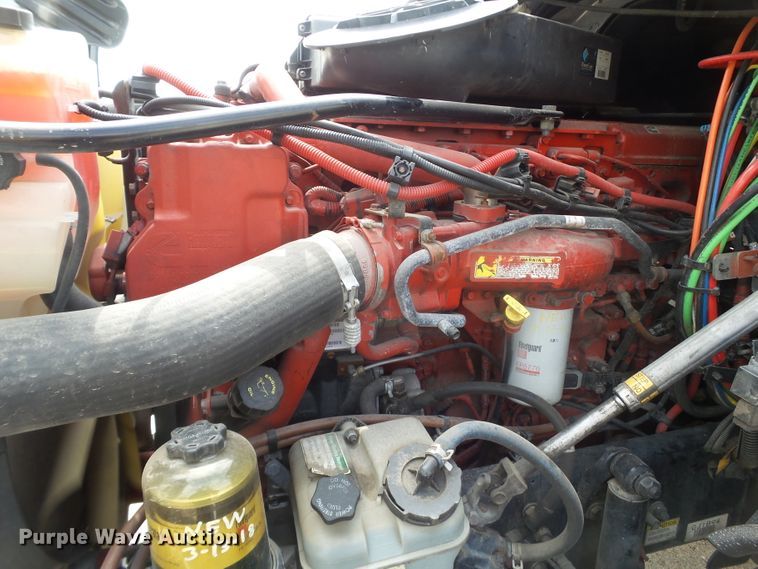 image for item GC9034 2015 Freightliner Cascadia semi truck