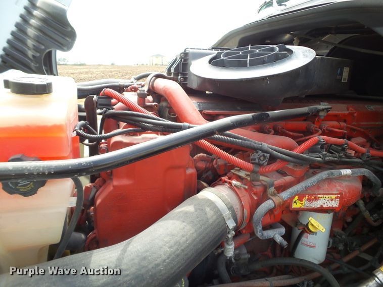 image for item GC9034 2015 Freightliner Cascadia semi truck