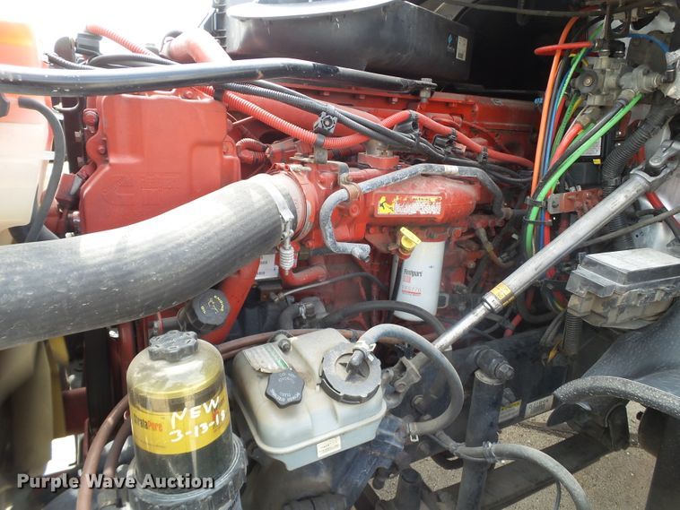 image for item GC9034 2015 Freightliner Cascadia semi truck