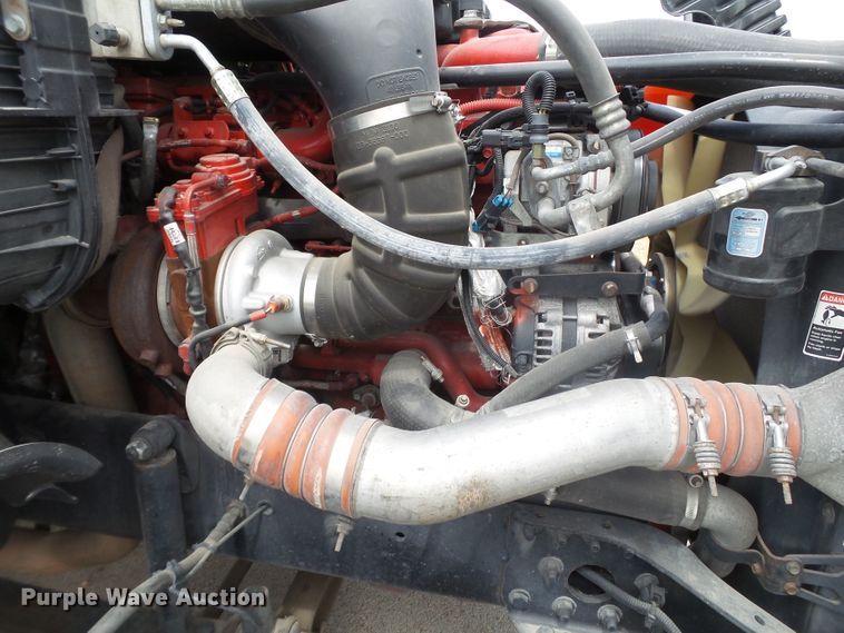 image for item GC9034 2015 Freightliner Cascadia semi truck