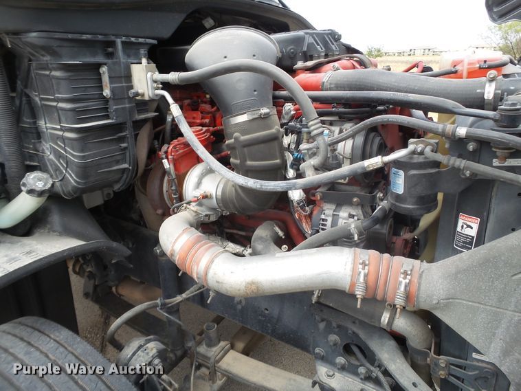 image for item GC9034 2015 Freightliner Cascadia semi truck