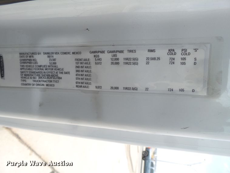 image for item GC9034 2015 Freightliner Cascadia semi truck