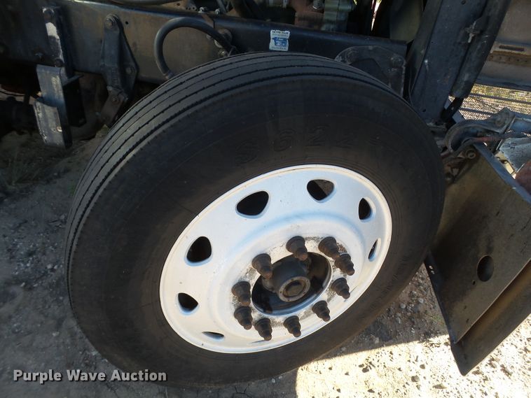 image for item GC9048 2000 Peterbilt 377 semi truck