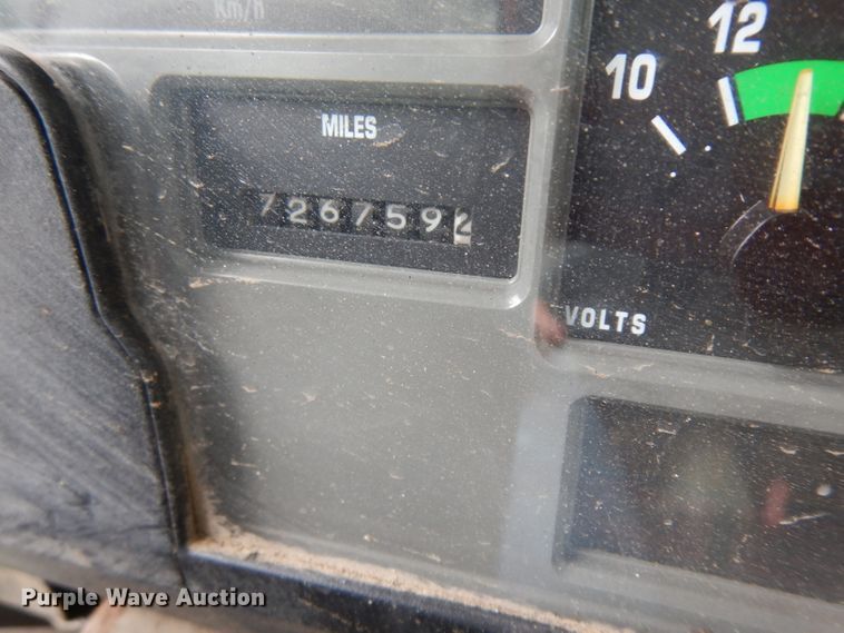 image for item GG9227 1997 International 8200 semi truck