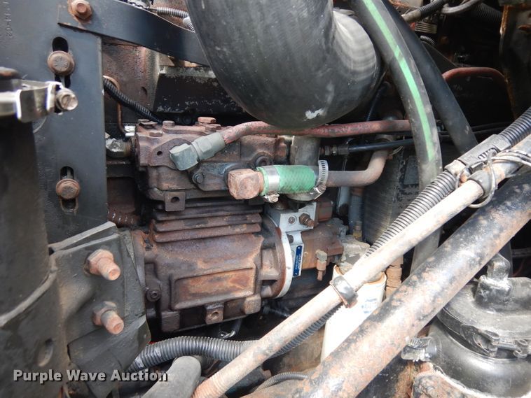 image for item GG9227 1997 International 8200 semi truck