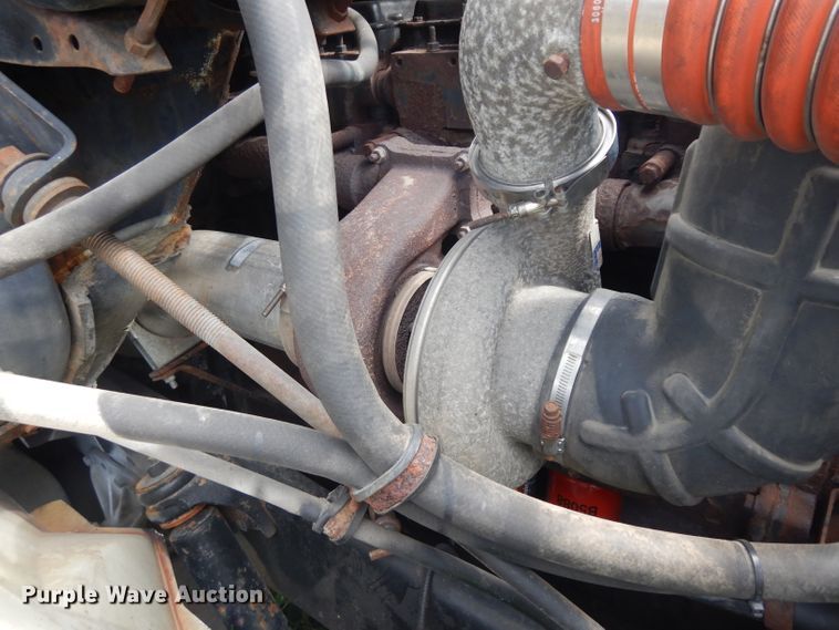 image for item GG9227 1997 International 8200 semi truck