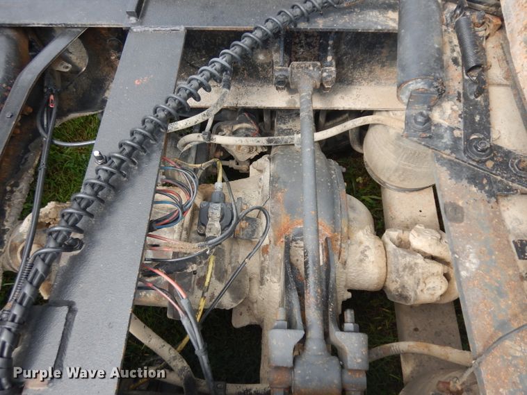 image for item GG9227 1997 International 8200 semi truck