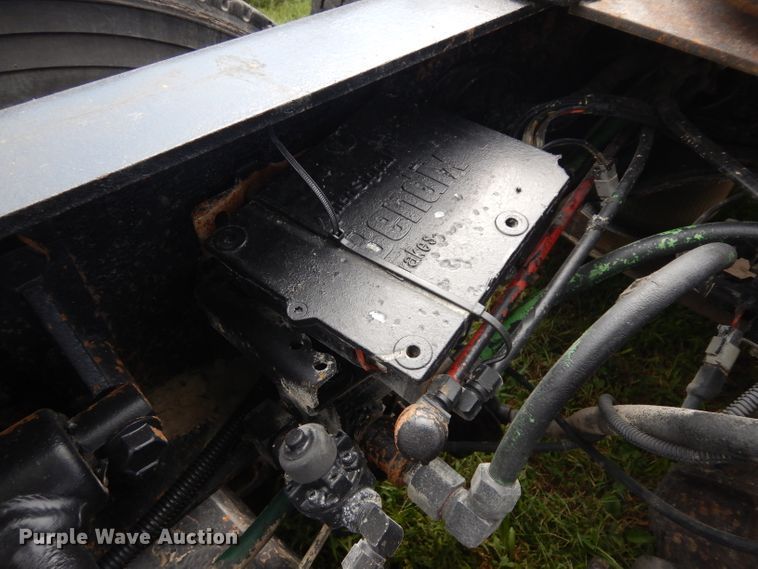 image for item GG9227 1997 International 8200 semi truck