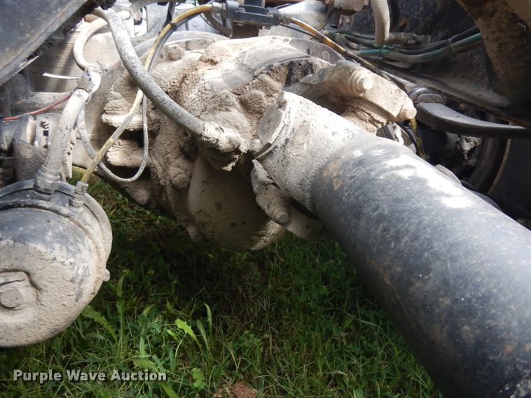 image for item GG9227 1997 International 8200 semi truck