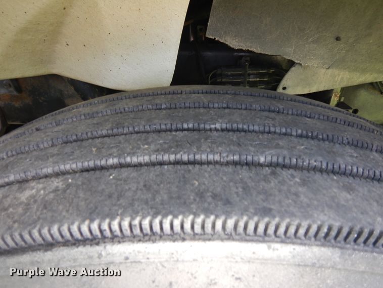 image for item GG9227 1997 International 8200 semi truck