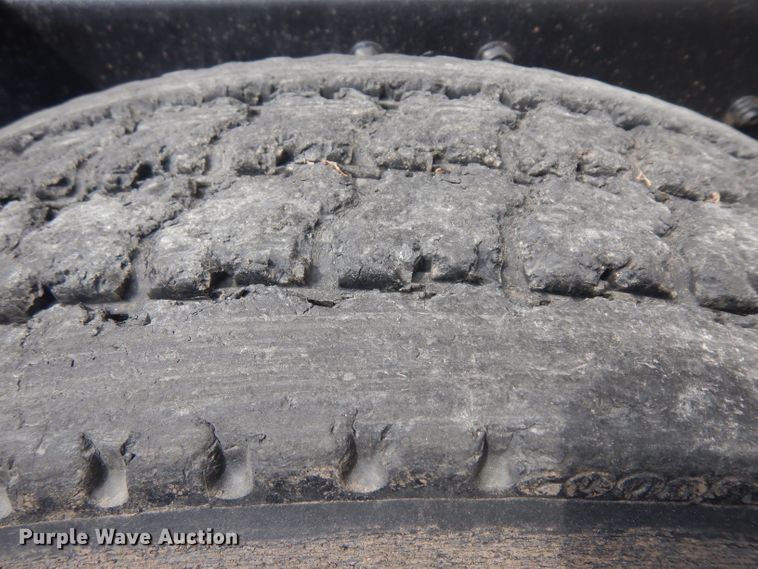 image for item GG9227 1997 International 8200 semi truck