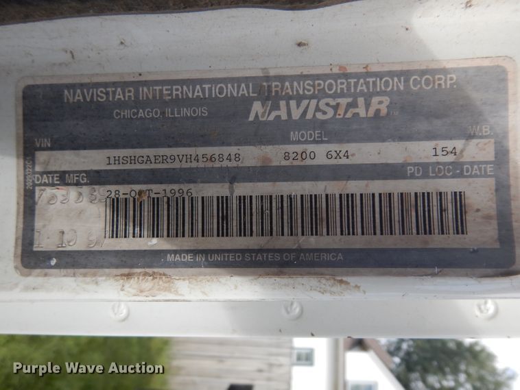 image for item GG9227 1997 International 8200 semi truck