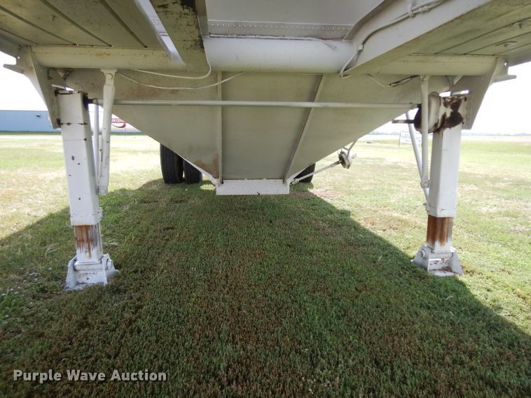 image for item GI9263 1974 Doonan single hopper bottom grain trailer