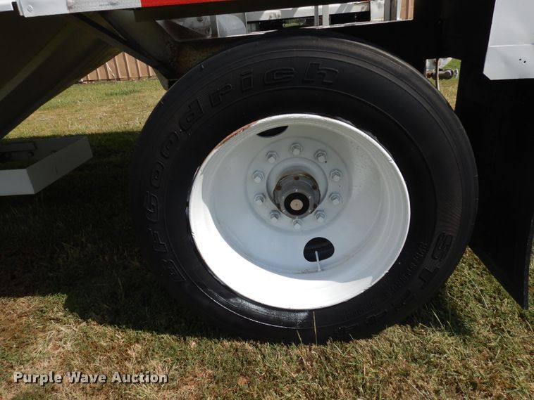 image for item GI9263 1974 Doonan single hopper bottom grain trailer