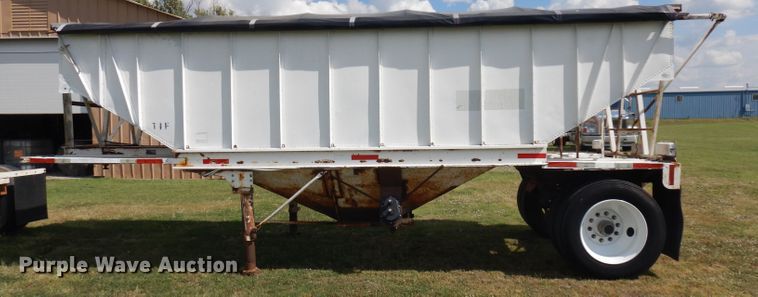 image for item GI9264 1978 Doonan single hopper bottom grain trailer