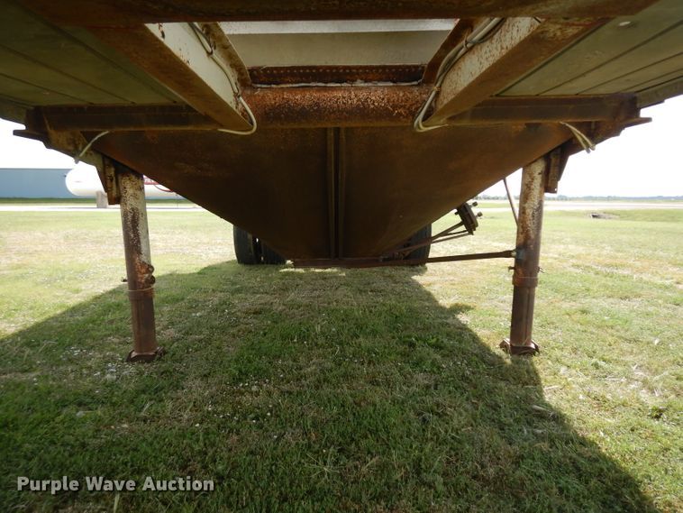 image for item GI9264 1978 Doonan single hopper bottom grain trailer