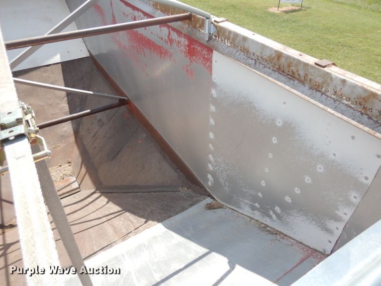 image for item GI9264 1978 Doonan single hopper bottom grain trailer