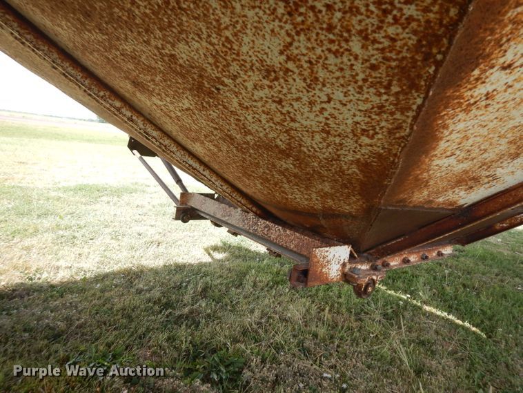 image for item GI9264 1978 Doonan single hopper bottom grain trailer