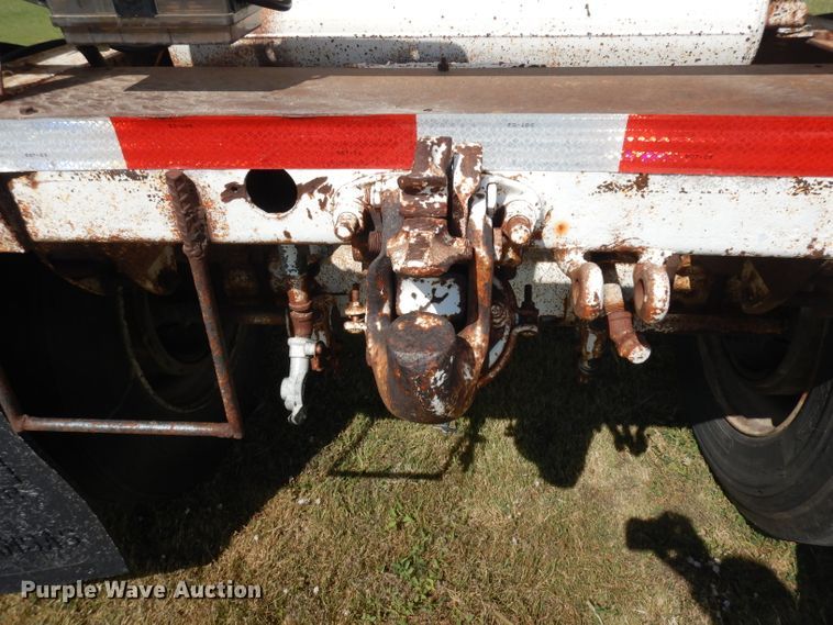 image for item GI9264 1978 Doonan single hopper bottom grain trailer