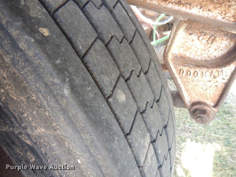 image for item GI9264 1978 Doonan single hopper bottom grain trailer