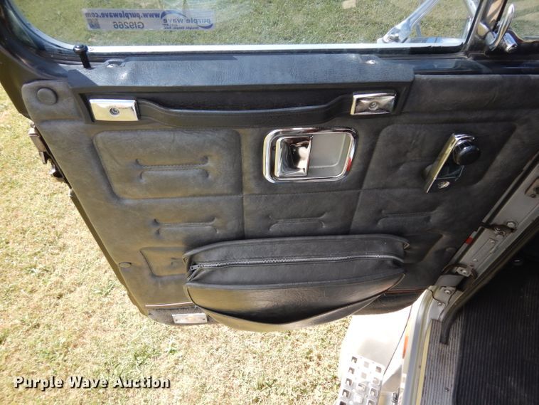 image for item GI9266 1994 White GMC WIA semi truck