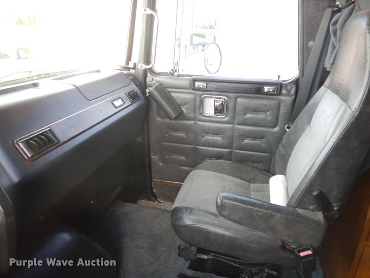 image for item GI9266 1994 White GMC WIA semi truck