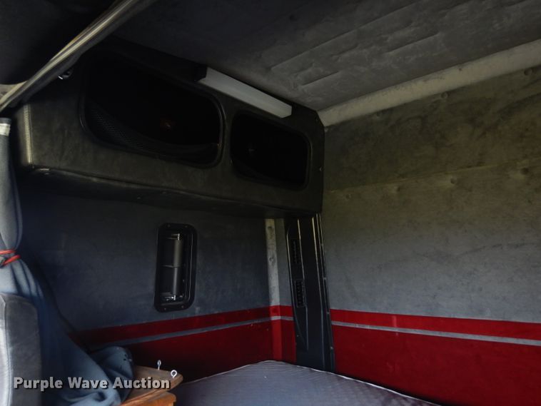 image for item GI9266 1994 White GMC WIA semi truck