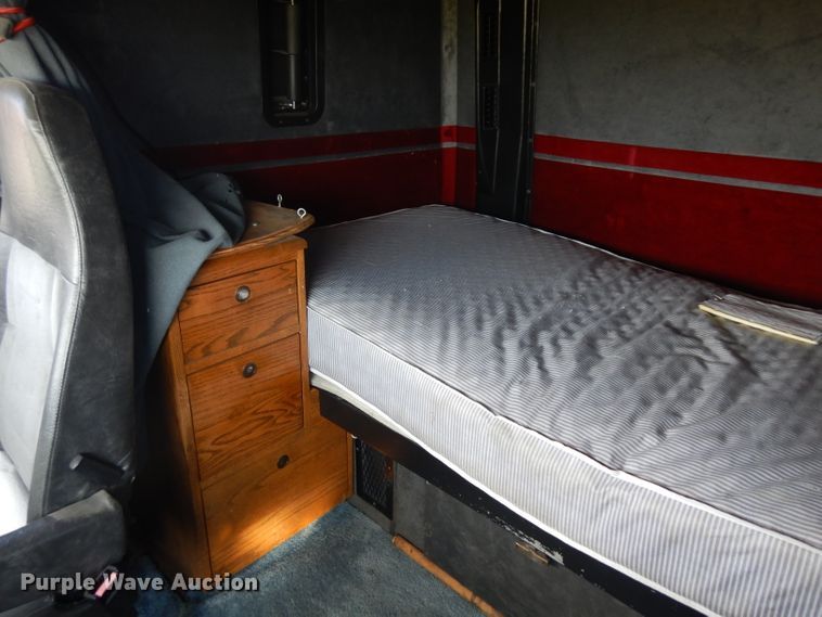 image for item GI9266 1994 White GMC WIA semi truck