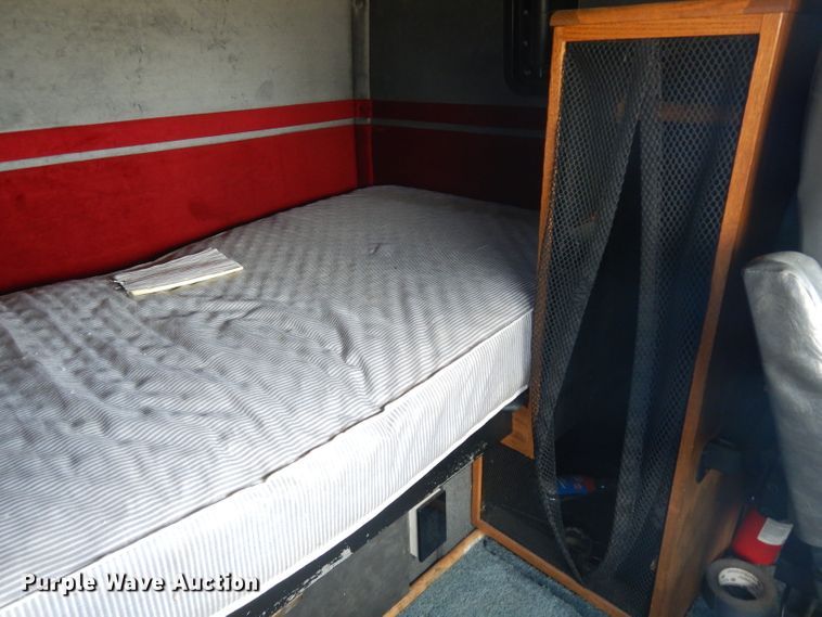 image for item GI9266 1994 White GMC WIA semi truck