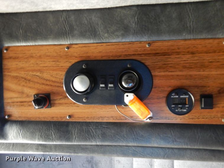 image for item GI9266 1994 White GMC WIA semi truck