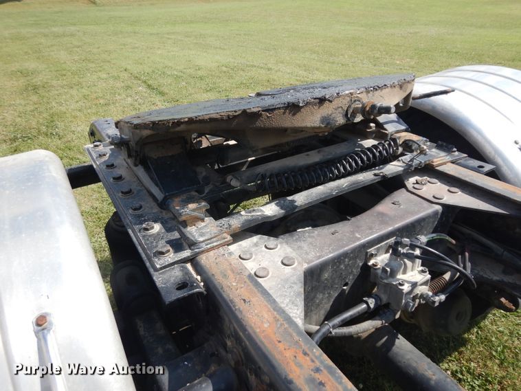 image for item GI9266 1994 White GMC WIA semi truck