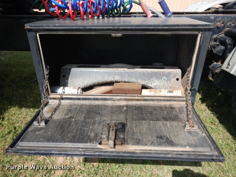 image for item GI9266 1994 White GMC WIA semi truck