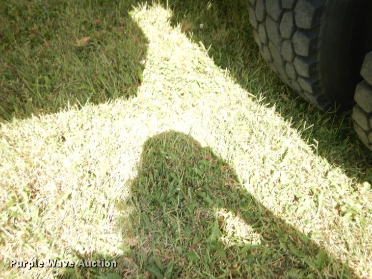 image for item GI9266 1994 White GMC WIA semi truck