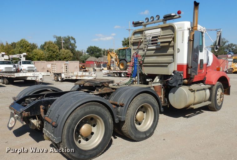 image for item GI9326 1998 Kenworth T800B semi truck