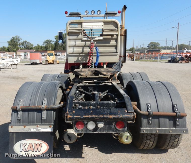 image for item GI9326 1998 Kenworth T800B semi truck