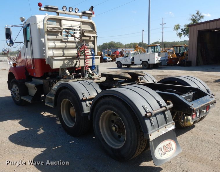 image for item GI9326 1998 Kenworth T800B semi truck