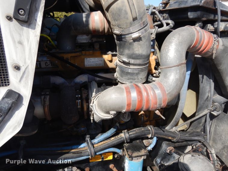 image for item GI9326 1998 Kenworth T800B semi truck