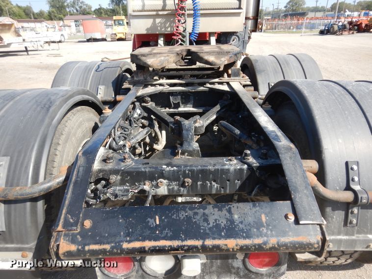 image for item GI9326 1998 Kenworth T800B semi truck