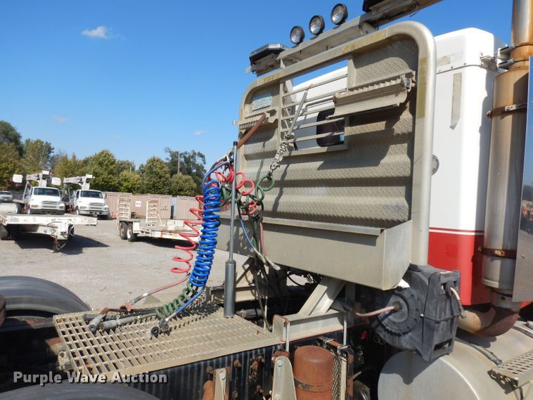 image for item GI9326 1998 Kenworth T800B semi truck