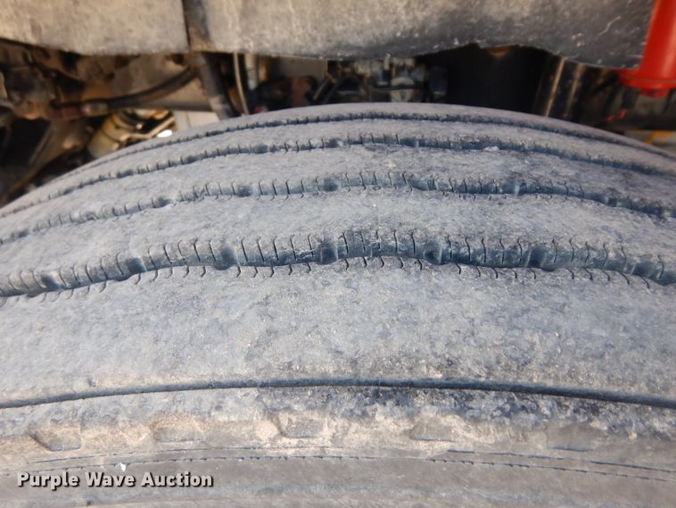 image for item GI9326 1998 Kenworth T800B semi truck